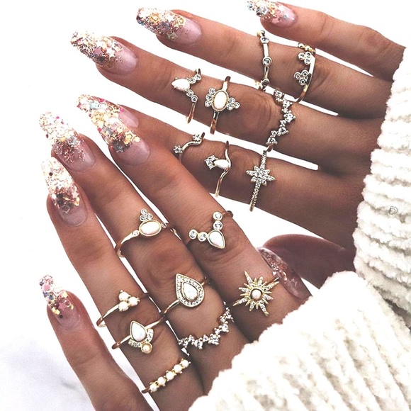 **TAYAH* 16-Pc Gold Star Design Fashion Ring Set - Picture 1 of 5